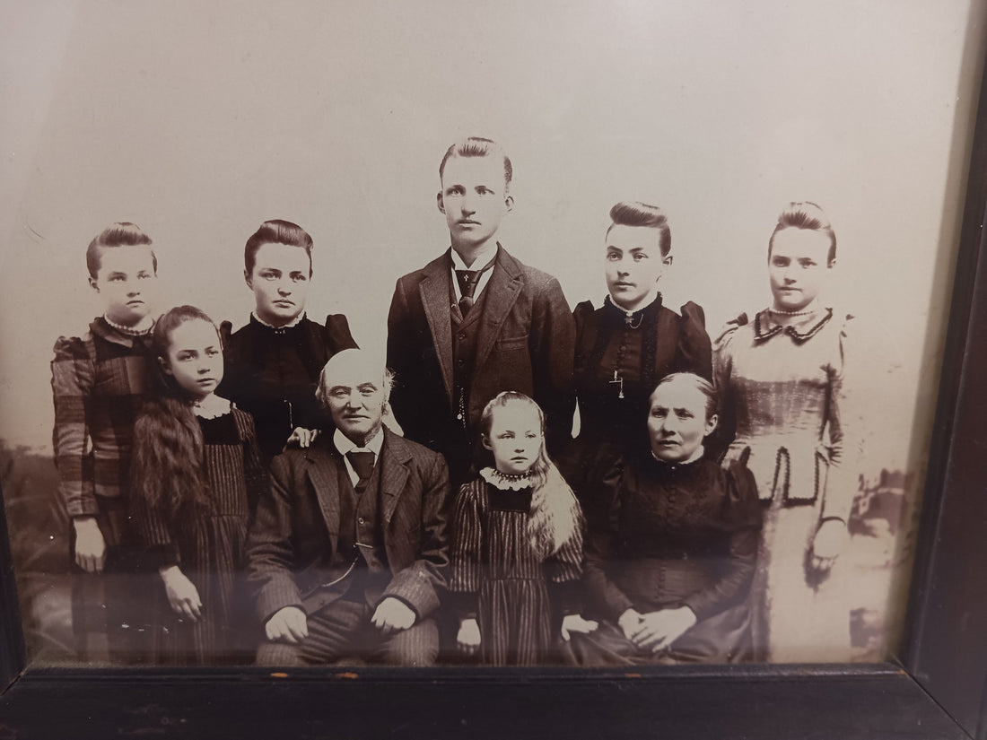 Nels and Karna Swanson Family in Oscar or Funk, Nebraska